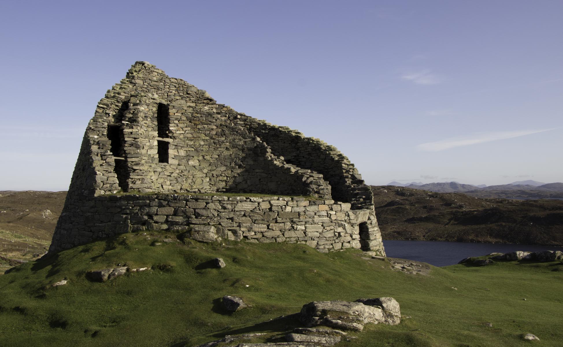 Typical Broch: Double walls, multiple floors, too narrow an entrance door for any sidecar.
